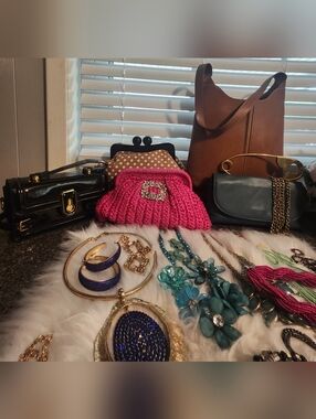 🤩🤑🥳👐 STYLE VAULT COLLECTIVES TREASURE BUNDLE DEAL‼️‼️‼️